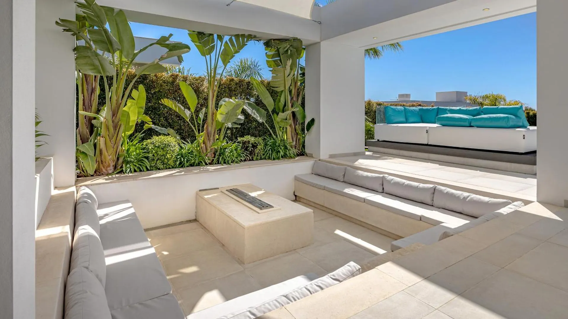 Vacation Marbella I Villa Martinica, Turquoise Heated Pool, Rooftop Hot Tub With Sea View, Cine Room, 5 Min To The Beach Estepona 0*,  Spain